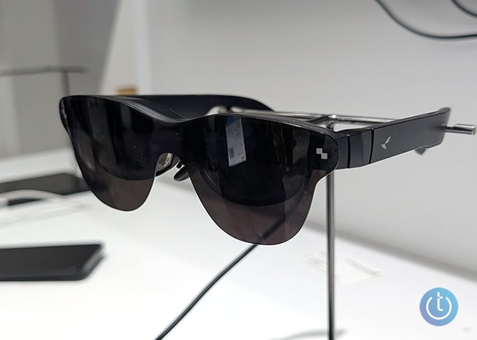 The standard edition of RayNeo's Air 4 Pro AR glasses.