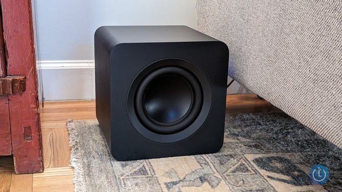 Subwoofer that comes with the Samsung S800D soundbar.