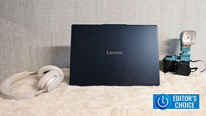 Lenovo IdeaPad Slim 3 is shown from the back with the Techlicious Editor's Choice logo in the lower right corner.