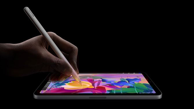 Photo of an iPad mini 7 tablet with an Apple Pen