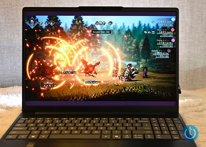 Lenovo IdeaPad Slim 3 displays Octopath Traveller 2.
