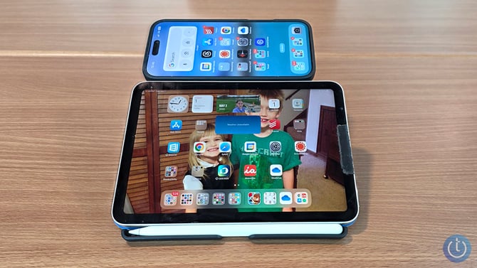 Moft Dynamic Folio shown in dual screen mode