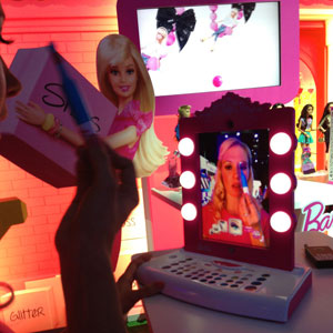 Barbie Digital Makeover Mirror