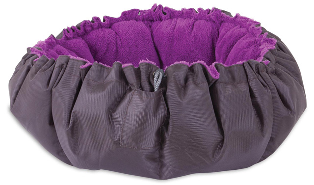 Jackson Galaxy comfy clamshell bed from Petmate