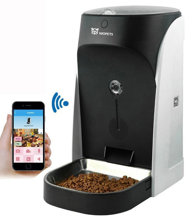 best pet feeder with camera