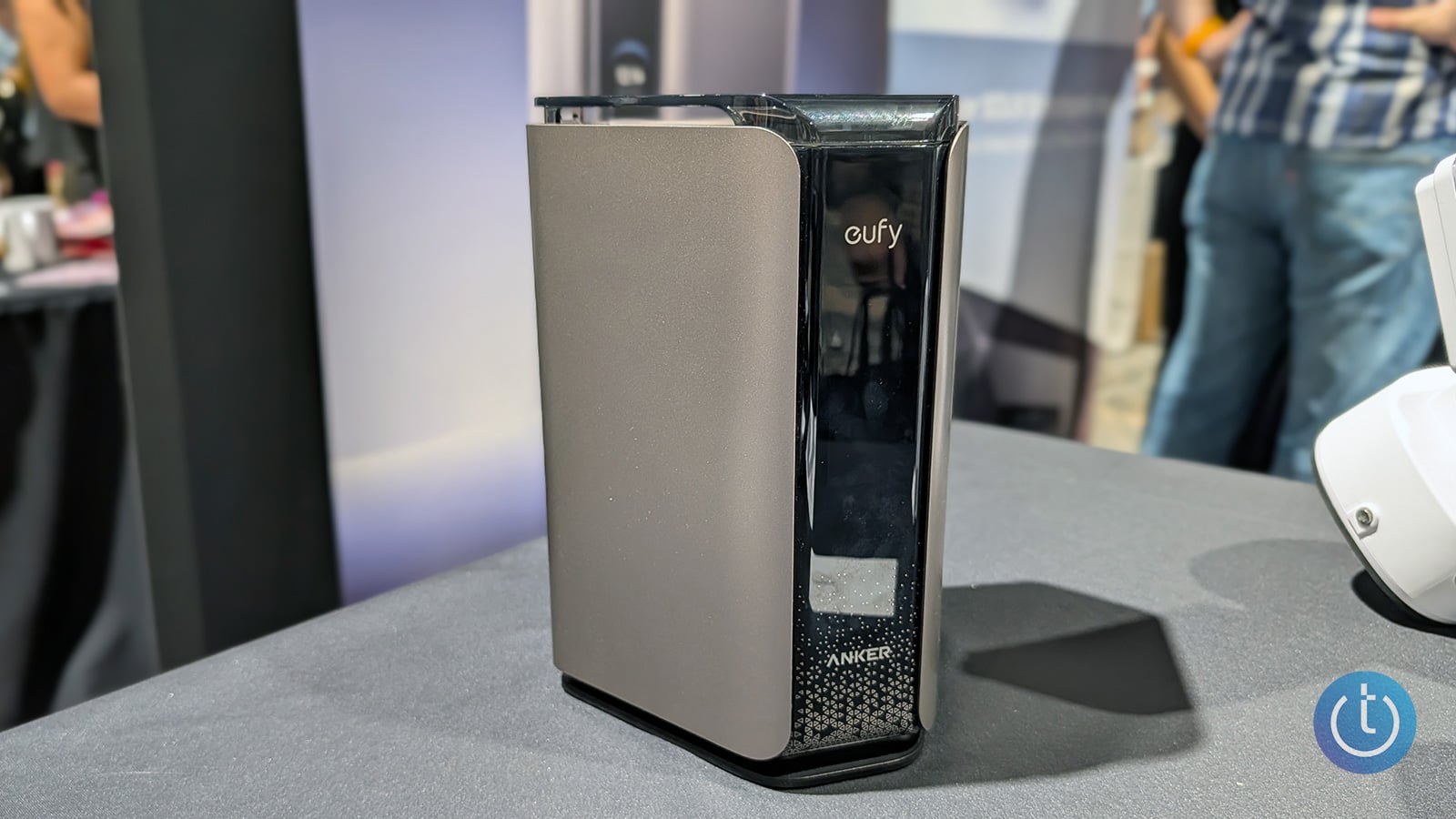 Anker MindBase central hub