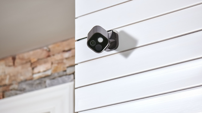 Aqara Camera Hub G5 Pro mounted on exterior wall