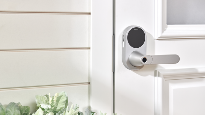 Aqara Smart Lock U300 in silver with handle and round unlock pad