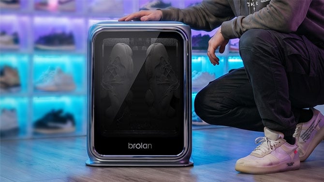 Brolan ClearX shoe-cleaning robot