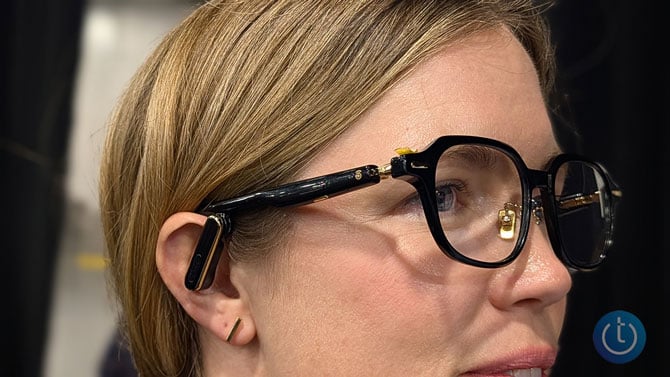 Cervol Lyra glasses shown on a model
