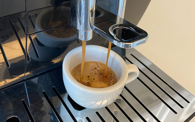 https://www.techlicious.com/images/health/delonghi-dinamica-espresso-670px.jpg