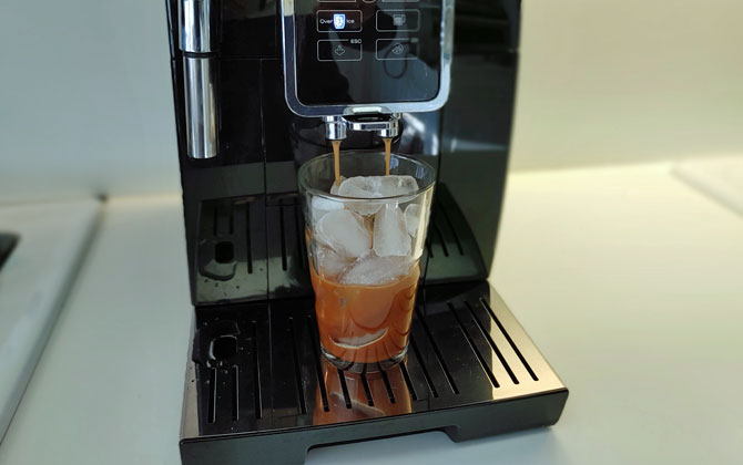 De'Longhi Black Dinamica Espresso Machine with Iced Coffee and Manual Milk  Frother + Reviews