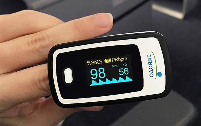 Innovo Deluxe iP900AP Fingertip Pulse Oximeter