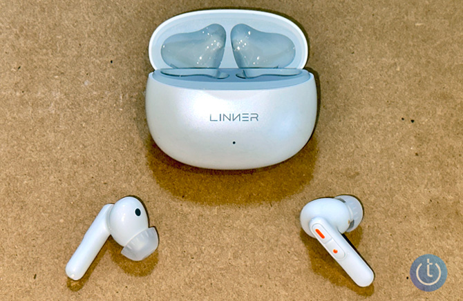 Linner Nova shown with their case.