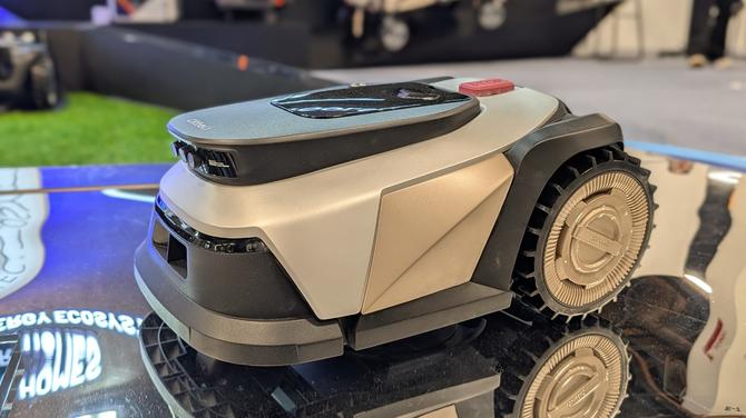 Litheli Skope 800 on CES showfloor