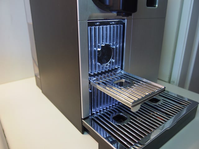 De'Longhi Nespresso EN750MB Lattissima Pro Original Espresso Machine -  Metal for sale online