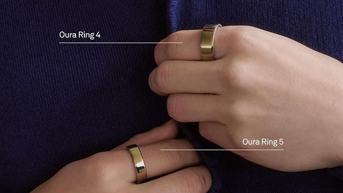 The Oura Ring 4 and Ring 5 are shown together for size comparison.