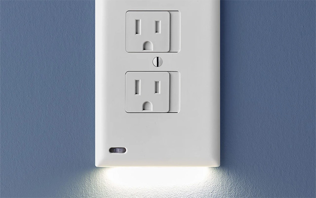 1 Pack - SnapPower GuideLight 2 for Outlets [for GFCI Outlets Only] - Night  Light - Electrical Outlet Wall Plate with LED Night Lights - Automatic  On/Off Sensor - (GFCI, Light Almond) 