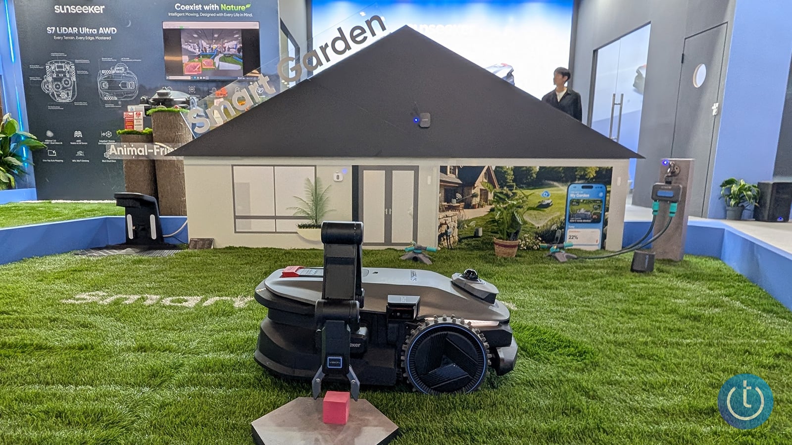 Sunseeker S7 LiDAR Ultra AWD 3000 robot mower