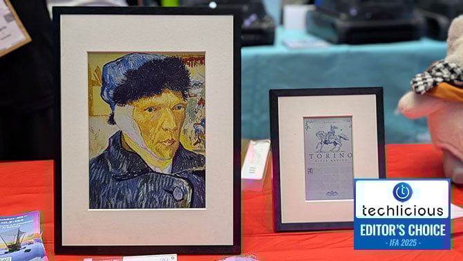 SwitchBot AI Art Frame 13.3-inch on the left and 7.3-inch on the right. The Techlicious Editor's Choice Award logo is in the lower left.