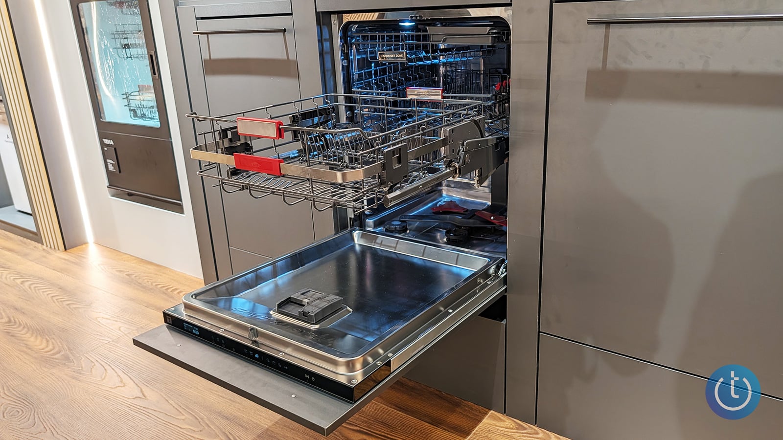 Teka InsideMax dishwasher with the lower rack raised to counter height.