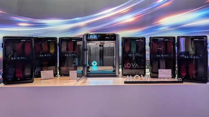 AtomForm Palette 300 shown next to 6 RFD-6 units