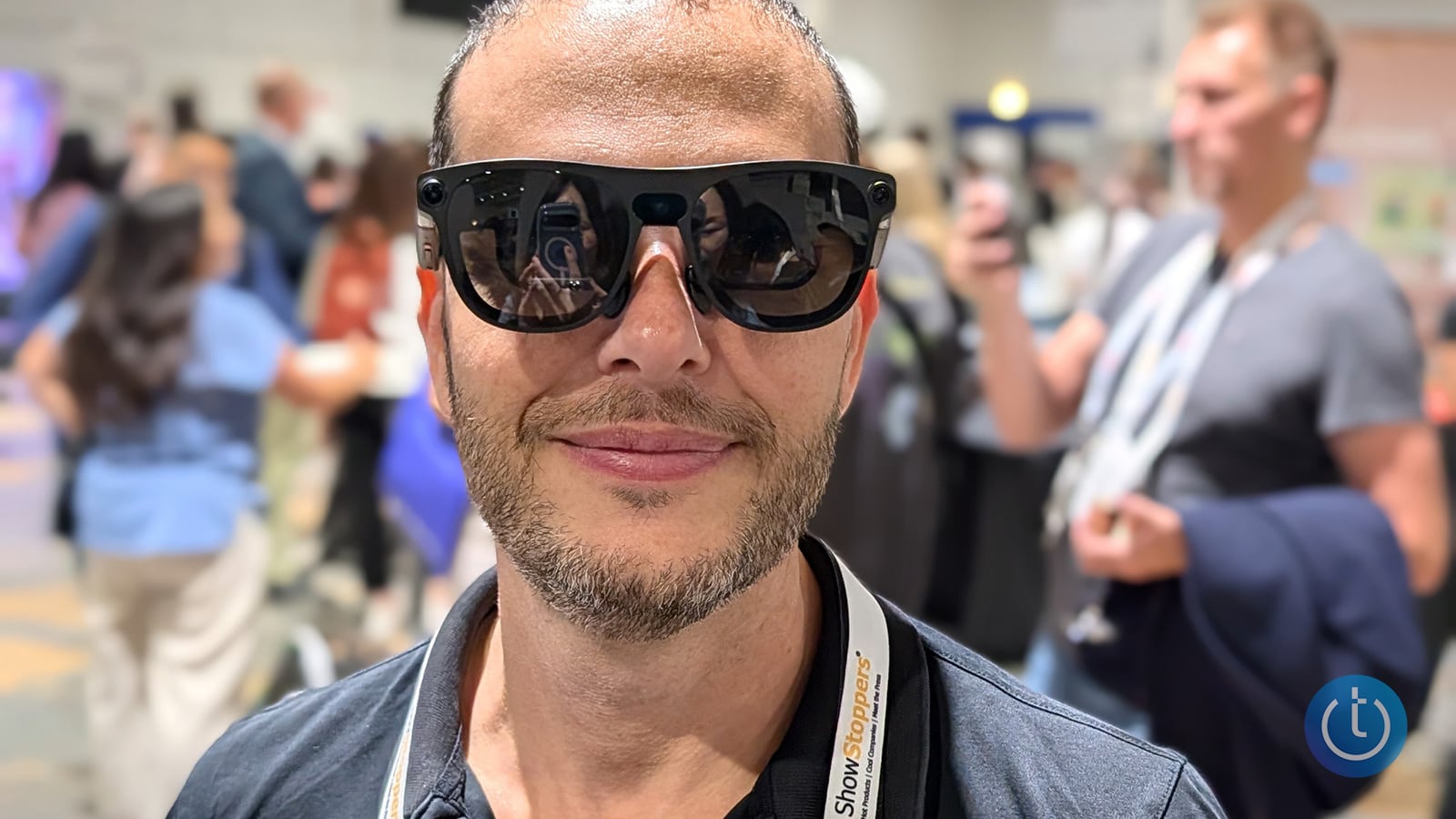 XREL AURA XR headset