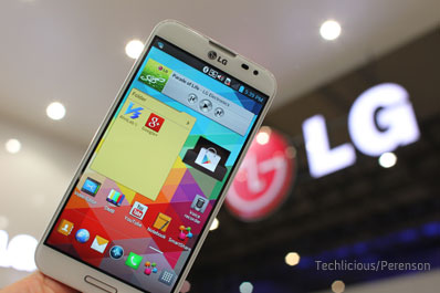 LG Optimus G Pro in front of booth at MWC