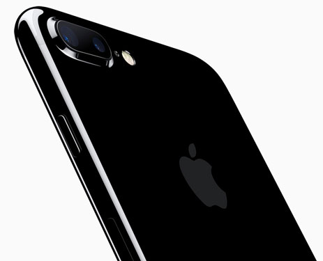 The iPhone 7 Plus has a dual lens camera for an effective 2x optical zoom