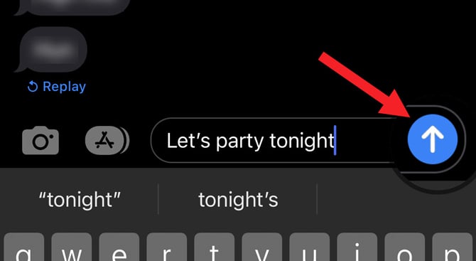 Cropped screenshot of Apple Messages with the blue send arrow pointed out.