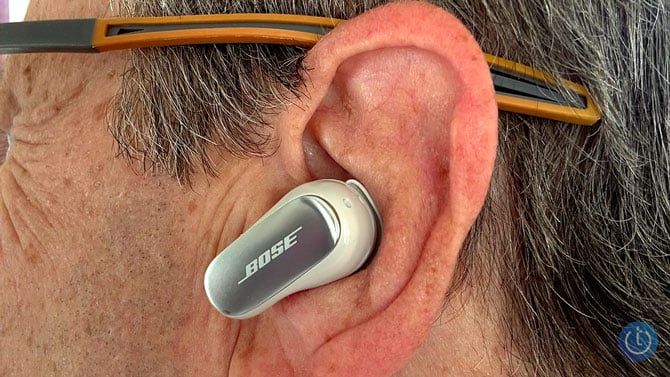 6.	QC Ultra 2 buds look sleek, snuggle nicely, and don’t collide with your eyeglasses.