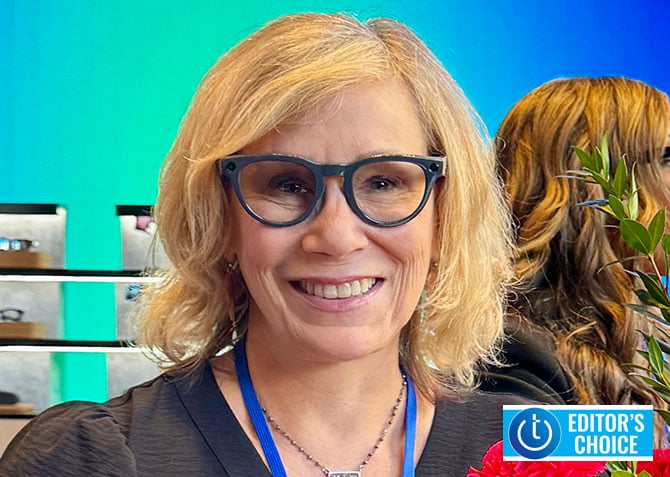 Andrea Smith wears the Ray-Ban Meta Gen 2 in Blue.