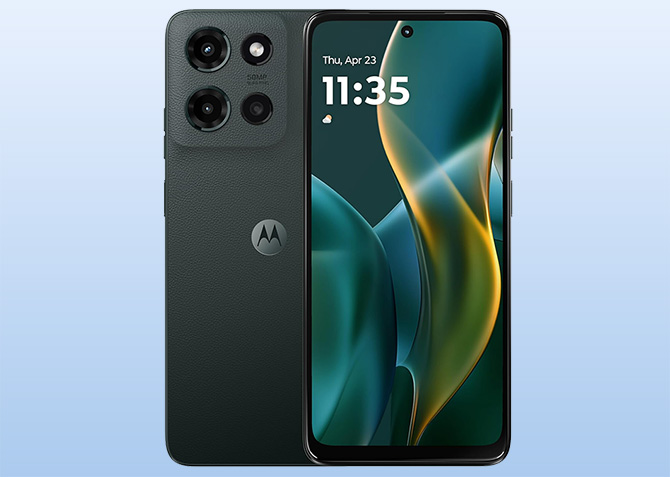 Motorola Moto G 2025 shown from the front and back