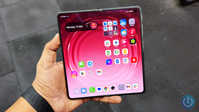 The OPPO Find N6 has a nearly invisible crease in its screen.