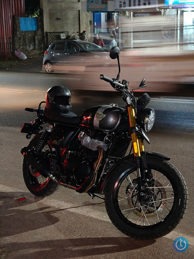 A photo of my new Royal Enfield Bear 650 motorcycle taken with the OPPO Find N6 at night.