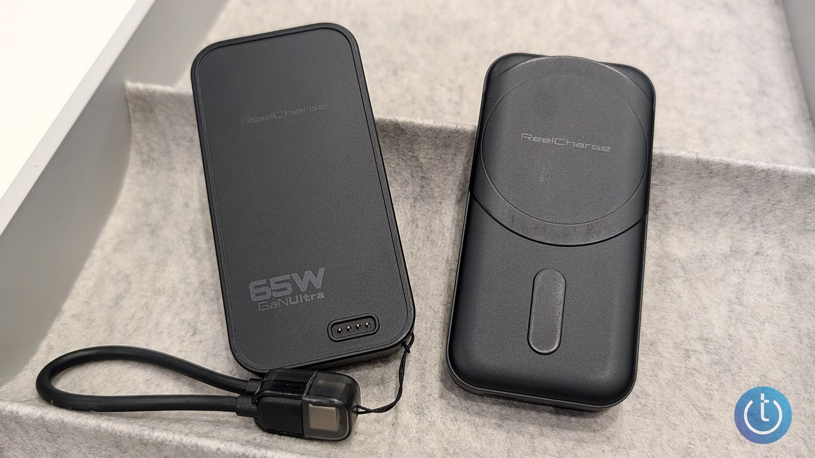 ReelCharge 2-in-1 Power Bank Travel Bundle