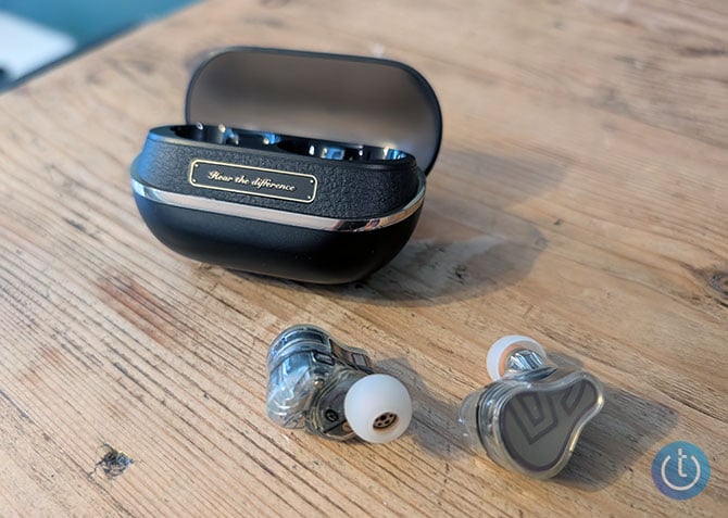 The SoundPEATS H3 are shown with their case