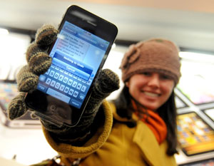 woman showing text message